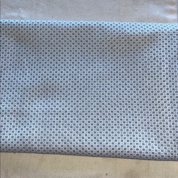 Set of Two Patterned Fabric Pieces - Picture 4 of 5